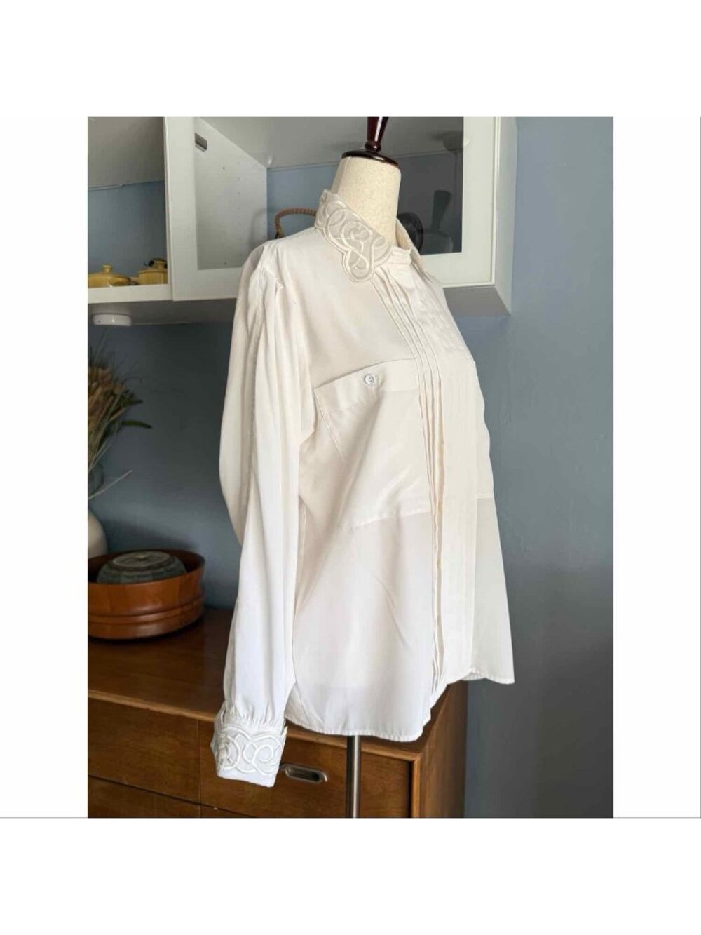 Vintage 80’s Louis Feraud White Pleated Blouse Embroidered Collar Cuffs - Picture 3 of 10